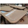 Image 16 : Multiple Pedestal Tables, Straw Baskets & Ohana Health Plan Bags 40x35x54cm
