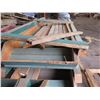 Image 13 : Multiple Wooden Green Painted Stair Segments