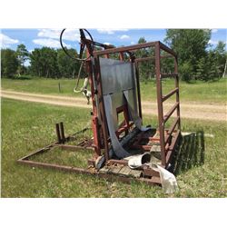 Hydraulic tipping chute with head gate