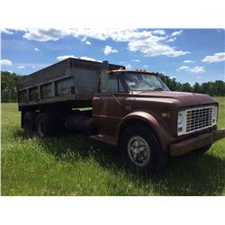 1969 GMC 960  tandem truck with 14 ft steel gravel box