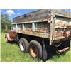 Image 2 : 1969 GMC 960  tandem truck with 14 ft steel gravel box