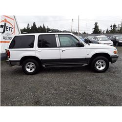 Explorer 様おまとめ8出品 A8 -- 1998 FORD EXPLORER , White , 268168 KM's