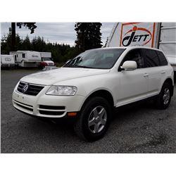 F5 --  2007 VW TOUAREG , White , 194208  KM's