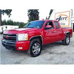 F6 --  2007 CHEVROLET SILVERADO C1500 LT CREW CAB , Red , 246370  KM's