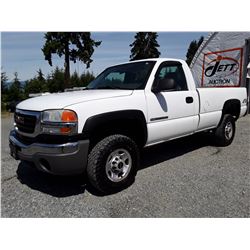 F5 --  2005 GMC SIERRA K2500 HEAVY DUTY 4X4 , White , 313621  KM's