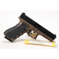 Restricted handgun Glock model 22, .40 S&W ten shot semi automatic, w/ bbl length 114mm [Blued slide