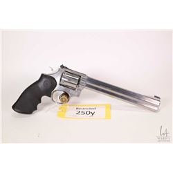 Restricted handgun Smith & Wesson model 686, .357 Mag six shot double action revolver, w/ bbl length