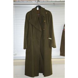 Canadian wool long coat with military brass buttons