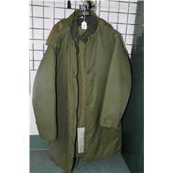 Men's Peerless Garment Ltd. Extreme Cold Weather two piece parka with circa 1974, for military use. 