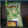 Image 2 : EARTH OPTIONS CHICKEN DOG FOOD