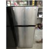 Image 1 : GE Refrigerator - 24" Wide x 59" Tall