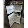 Image 2 : GE Refrigerator - 24" Wide x 59" Tall