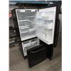 Image 2 : GE Refrigerator with Bottom Mount Freezer