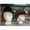 Image 1 : 2 Riding Helmets