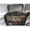 Image 1 : Vintage Zenith Standard Broadcast Radio