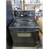 Image 1 : Black Frigidaire Stove