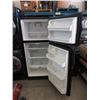 Image 2 : Black Frigidaire Refrigerator