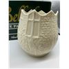 Image 2 : Bellek Fine Pearian China handcrafted in Ireland Temple Moore Abbey event piece 5" Tall
