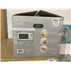 Image 2 : GE Microwave Oven - Model: JE1140STC