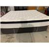 Image 2 : FLOOR MODEL King size chiro mattress