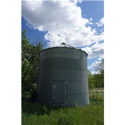 Westeel Rosco 14' Diameter. 5 Rings. Good floor. Approx. 1200 bu