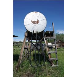 1 - 500 gallon fuel tank & stand gas