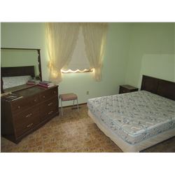 Dresser & miror, box spring & mattress, 2 side tables