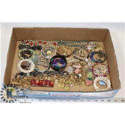 FLAT OF ASSORTED COSTUME JEWELRY