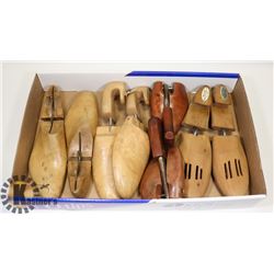 BOX OF 8 WOODEN SHOE TREES
