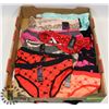 Image 1 : FLAT OF PANTIES AND THONGS
