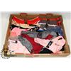 Image 1 : FLAT OF PANTIES AND THONGS