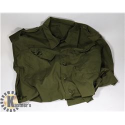 VINTAGE 1987 CANADIAN MILITARY FOB LIGHT COMBAT