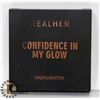 Image 1 : REALHER CONFIDENCE IN MY GLOW HIGHLIGHTER