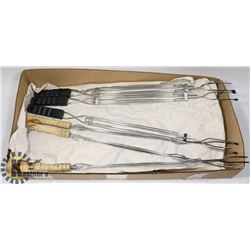 BOX WITH 6 EXTENDABLE METAL HOTDOG