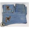 Image 1 : THREE PAIRS OF WOMENS JEANS