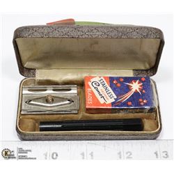 ANTIQUE GILLETTE SAFETY RAZOR WITH CASE