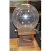 Image 1 : LABATTS GLOBE STYLE BUBBLE GUM DISPENSER 14" TALL