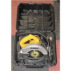 DEWALT CIRCULAR SAW (OLD WITH WORN CORD)