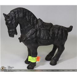 ANTIQUE LARGE HEAVY CAST IRON HORSE