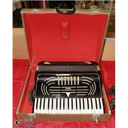VINTAGE HEINTZMAN ACCORDION