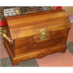 WOODEN CHEST - NO KEYS