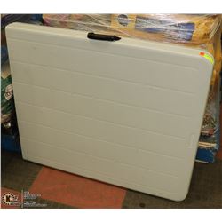 FOLDING TABLE 6' X 30"