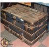 Image 1 : ANTIQUE OAK BOUND STEAMER TRUNK