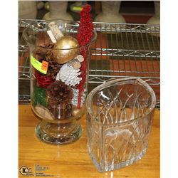 LOT OF 2 VASES OF VARIOUS SIZES