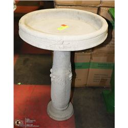 CONCRETE BIRDBATH 16 X 23