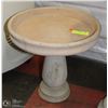 Image 1 : CONCRETE BIRDBATH 14 X 14