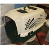 Image 1 : DOG CRATE / KENNEL, 16 X 22 X 17