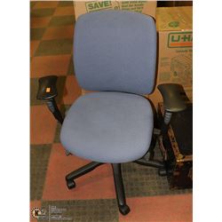 BLUE OFFICE CHAIR