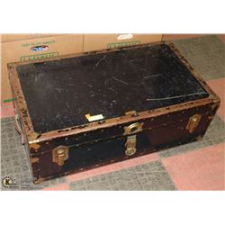 VINTAGE STEAMER TRUNK 36" X 21" X 12"