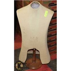 VINTAGE MALE MANNEQUIN